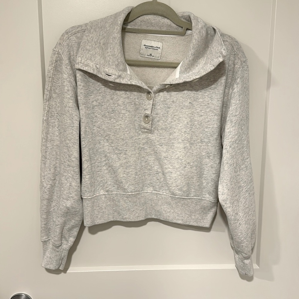 Abercrombie & Fitch Women’s Cropped Sweatshirt